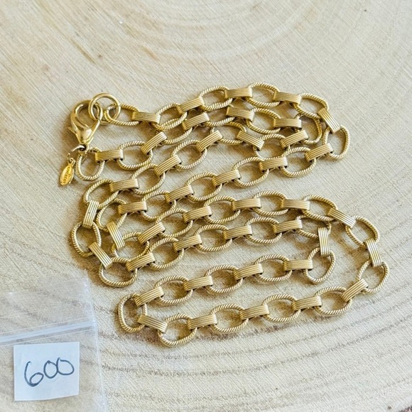 VTG 80s Givenchy bar curved Link chain necklace gold Statement high end 22"L - Picture 8 of 8